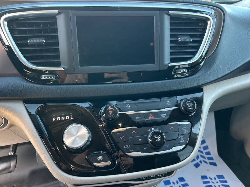 2021 Chrysler Voyager LXi