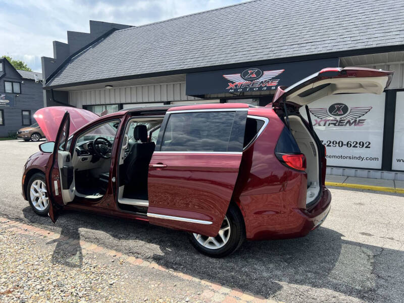 2017 Chrysler Pacifica Touring-L