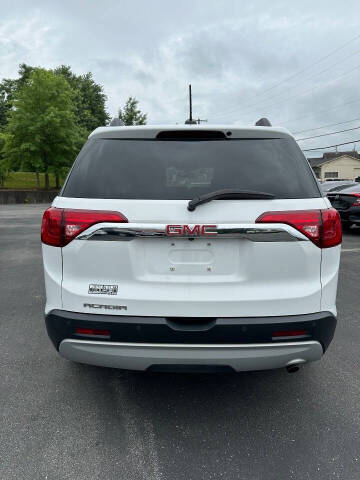 2017 GMC Acadia SLE-2