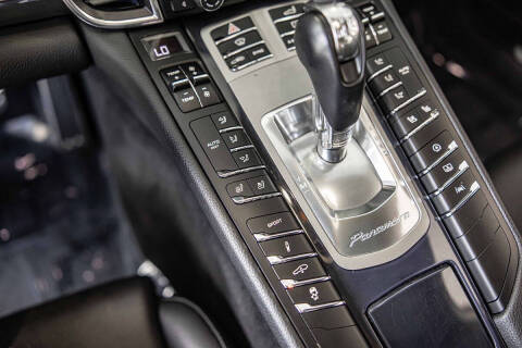 2016 Porsche Panamera 4 Edition