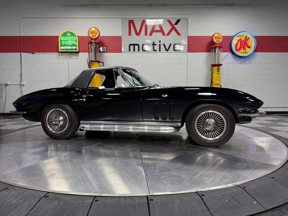 1966 Chevrolet Corvette 1