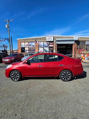 2014 Nissan Versa 1.6 SV
