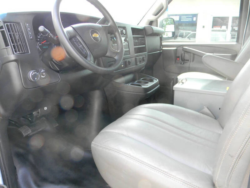 2017 Chevrolet Express 2500