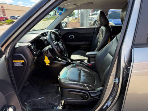 2015 Kia Soul +