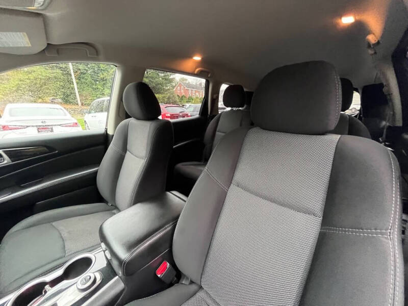 2019 Nissan Pathfinder S