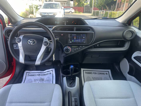 2014 Toyota Prius c Two