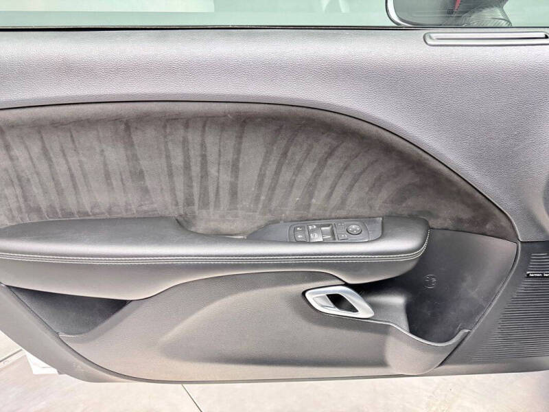 2016 Dodge Challenger SRT 392