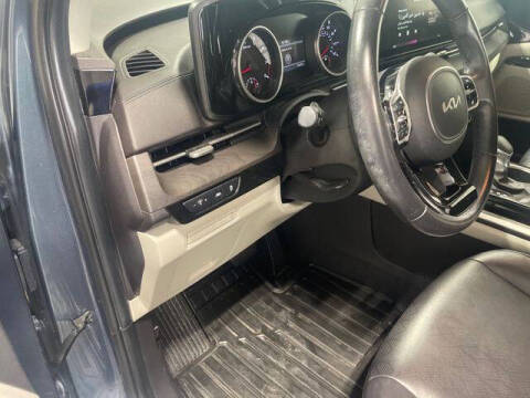 2022 Kia Carnival EX