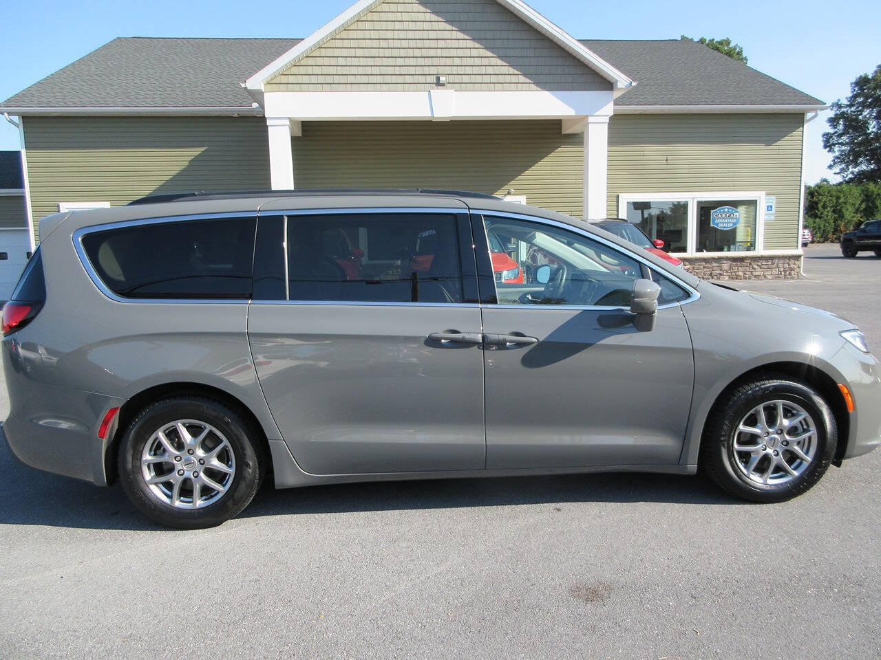 2021 Chrysler Pacifica for sale at FINAL DRIVE AUTO SALES INC in Shippensburg, PA