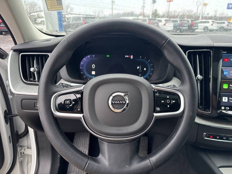 2025 Volvo XC60 B5 Plus Dark Theme