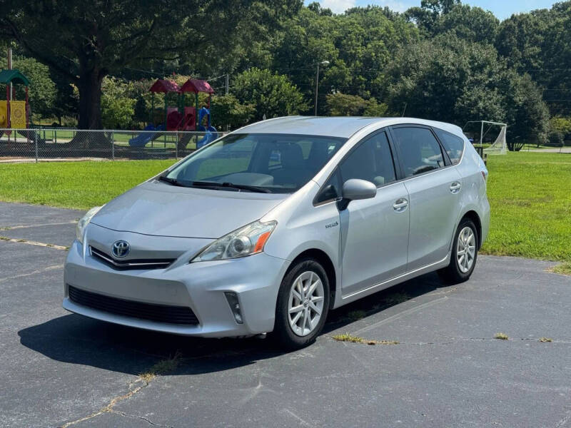 2012 Toyota Prius v Five
