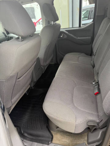 2017 Nissan Frontier SV