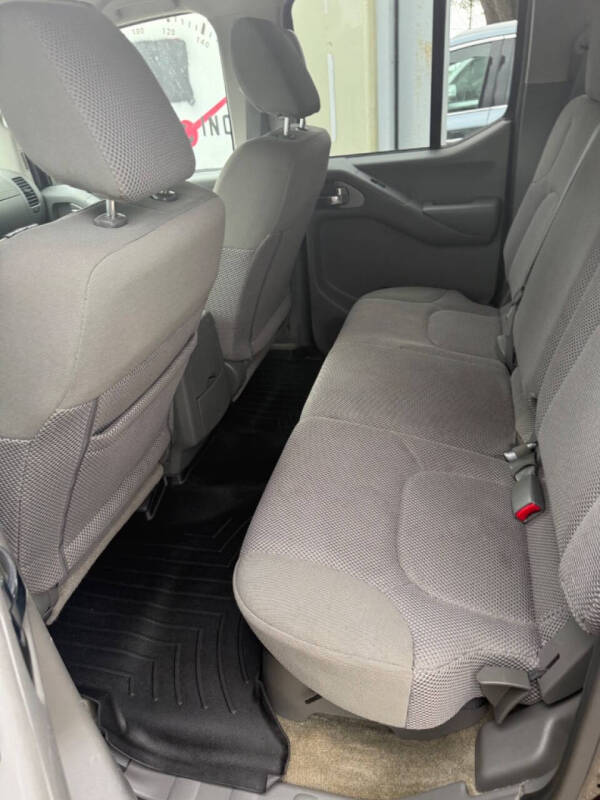 2017 Nissan Frontier SV