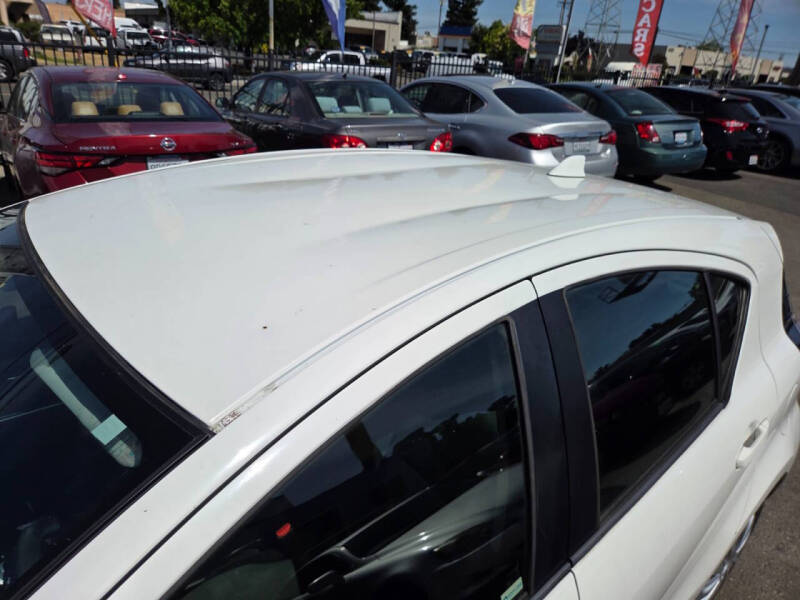 2016 Toyota Prius c Two