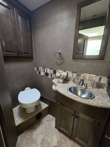 2017 Thor Motor Coach Windsport