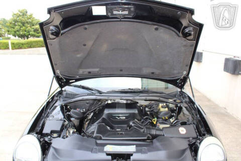 2004 Ford Thunderbird Deluxe