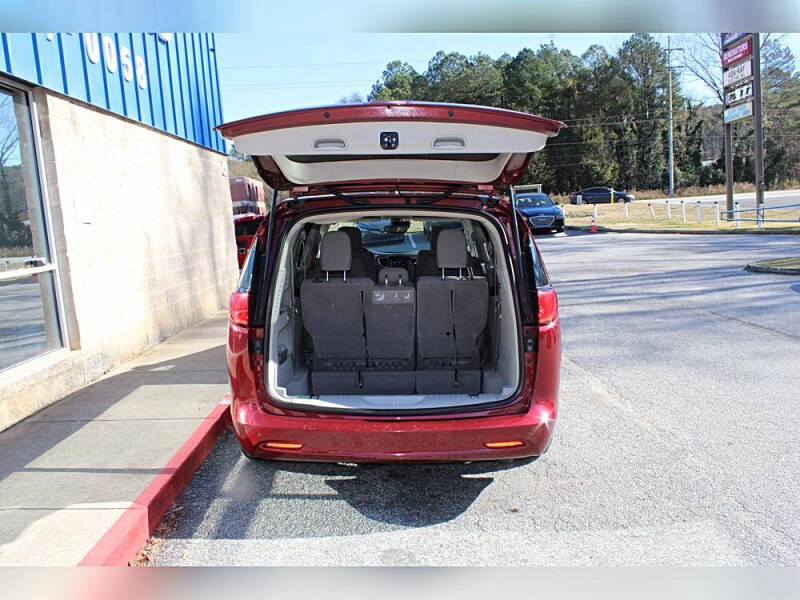 2021 Chrysler Voyager LX
