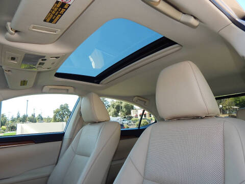 2013 Lexus ES 300h