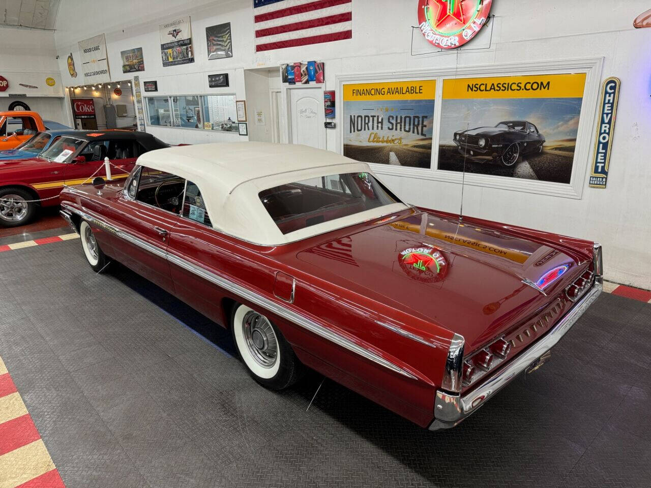 1961 Pontiac Bonneville 3