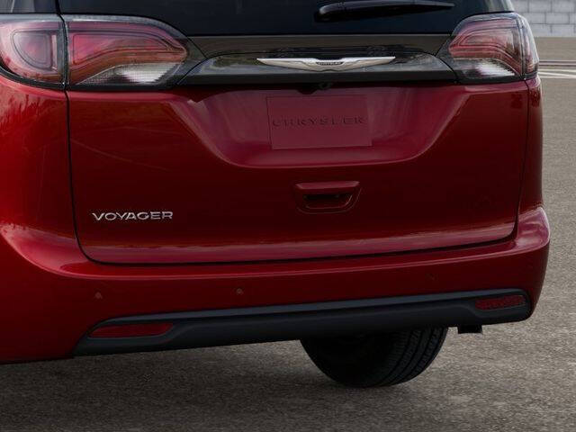 2026 Chrysler Voyager LX