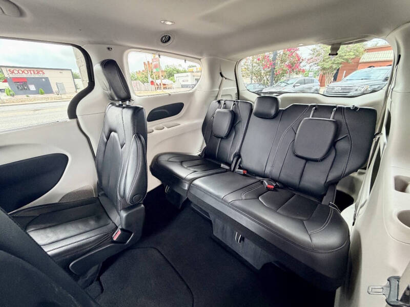 2022 Chrysler Pacifica Touring L