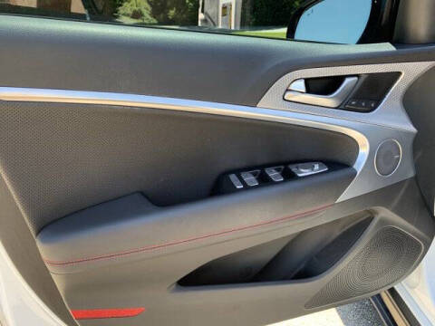 2023 Genesis G70