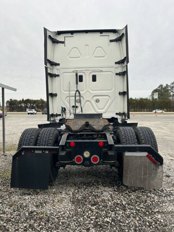 2016 Freightliner Cascadia