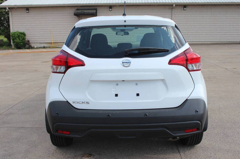 2020 Nissan Kicks S