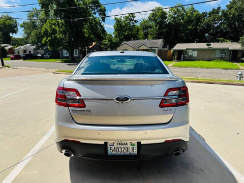 2018 Ford Taurus SEL
