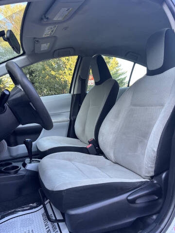 2013 Toyota Prius c One