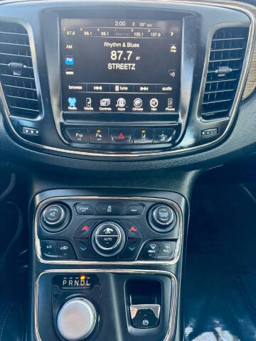 2015 Chrysler 200 C