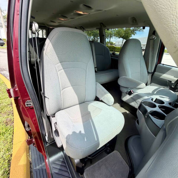 2008 Ford E-Series E-350 SD XLT