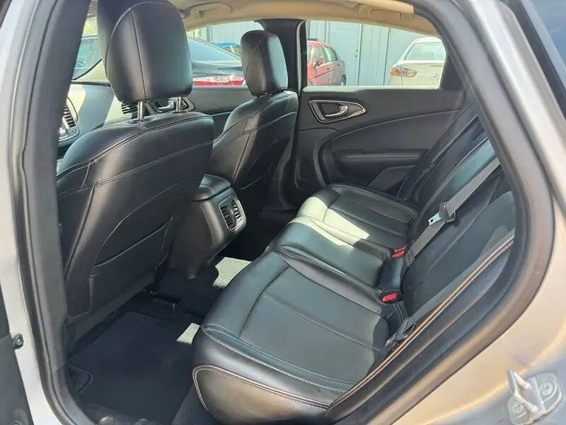 2015 Chrysler 200 C