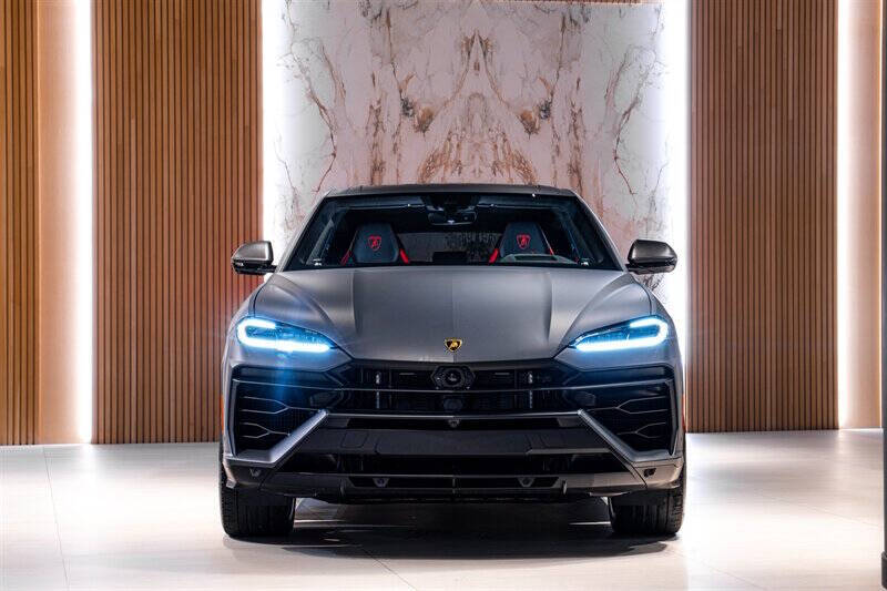 2025 Lamborghini Urus SE