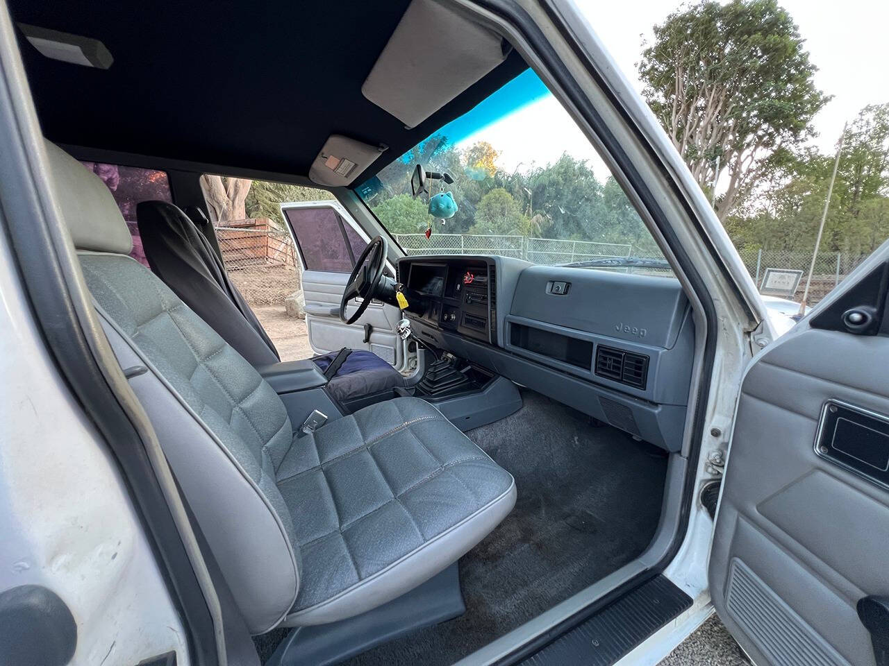 1992 Jeep Cherokee for sale at R&G Auto Sales in Tujunga, CA