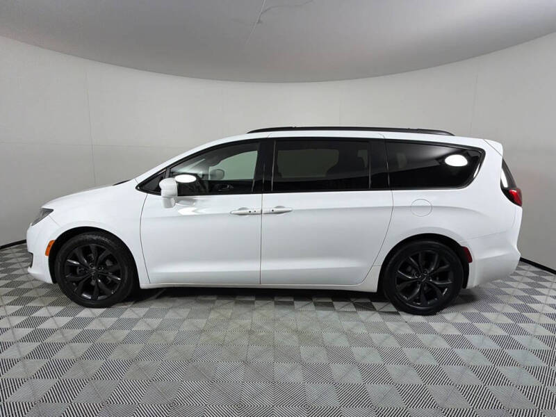 2018 Chrysler Pacifica Touring Plus
