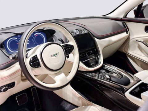 2021 Aston Martin DBX