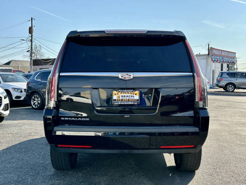2018 Cadillac Escalade Standard
