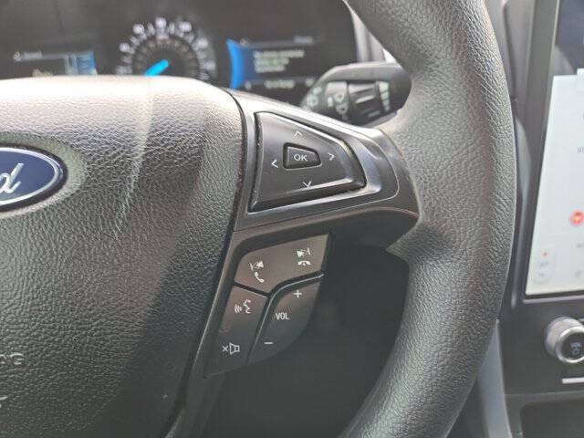 2022 Ford Edge SE
