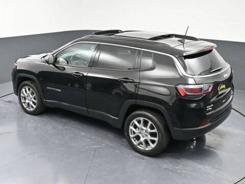 2022 Jeep Compass Latitude Lux