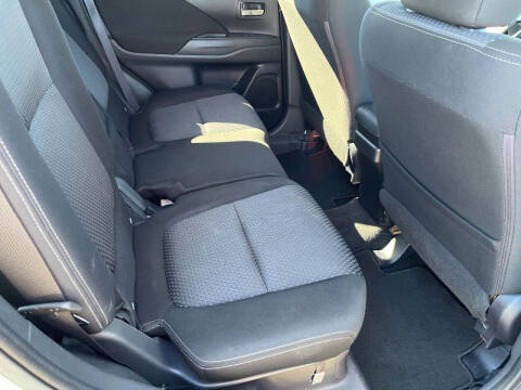 2017 Mitsubishi Outlander ES