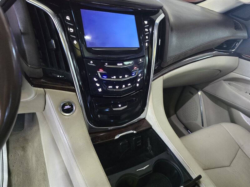2015 Cadillac Escalade ESV Luxury