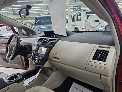 2012 Toyota Prius v Two