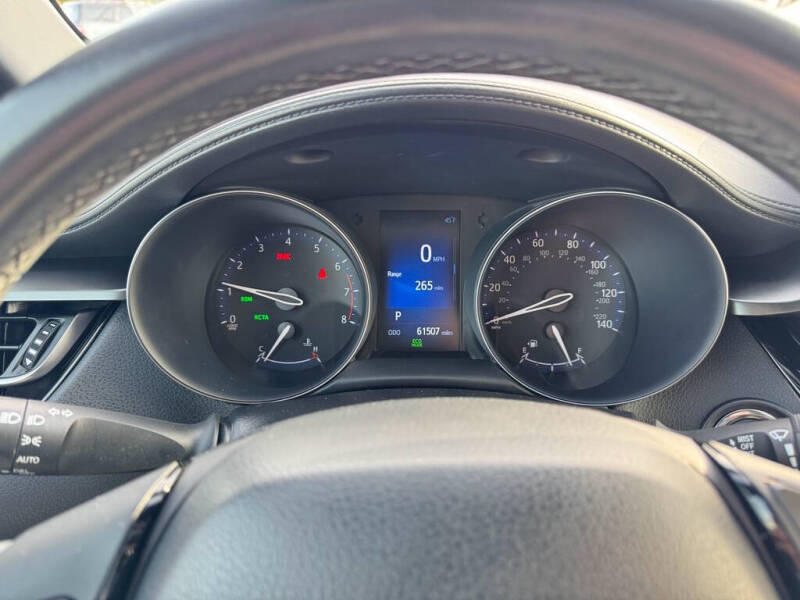 2018 Toyota C-HR XLE Premium