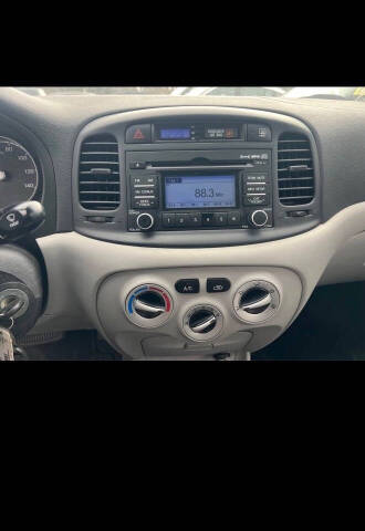 2010 Hyundai Accent GLS