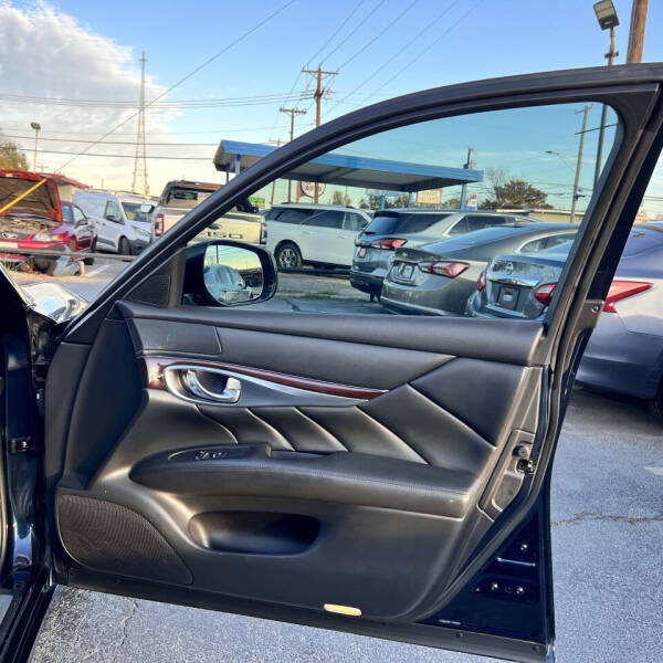 2018 Infiniti Q70 3.7 Luxe