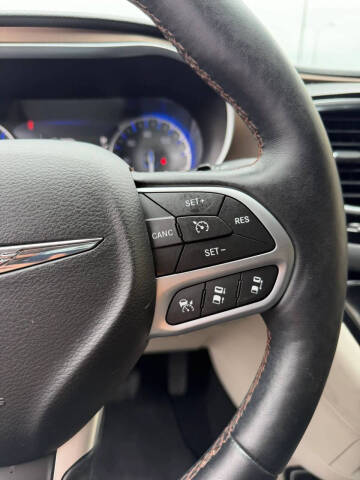 2017 Chrysler Pacifica Touring-L Plus