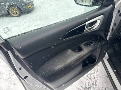 2016 Nissan Pathfinder SV