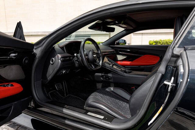 2024 Aston Martin DB12 V8