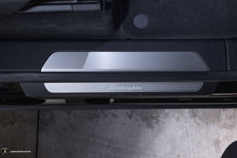 2024 Lamborghini Urus S